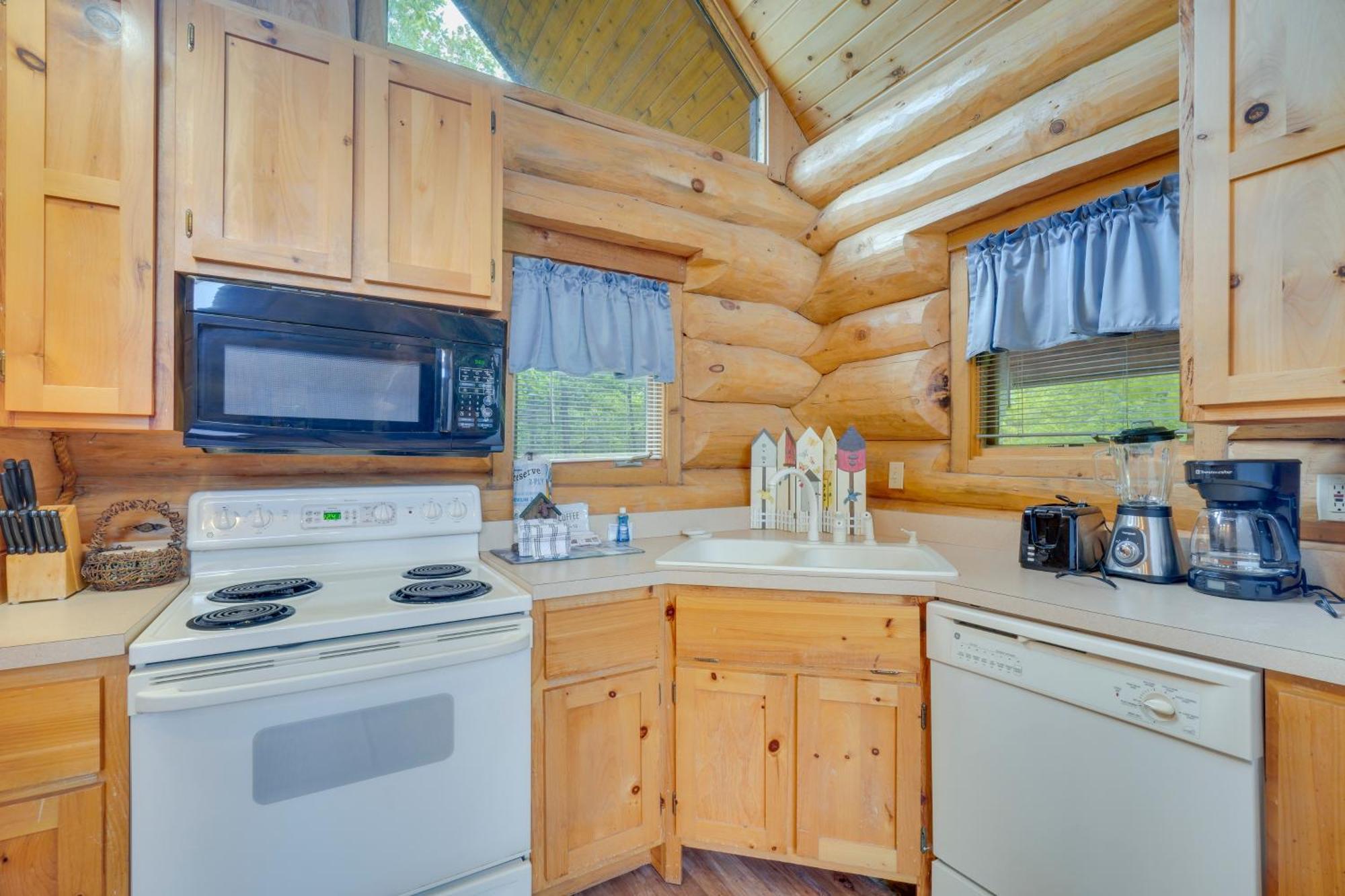Gatlinburg Cabin With Hot Tub About 11 Miles To Downtown Eksteriør bilde
